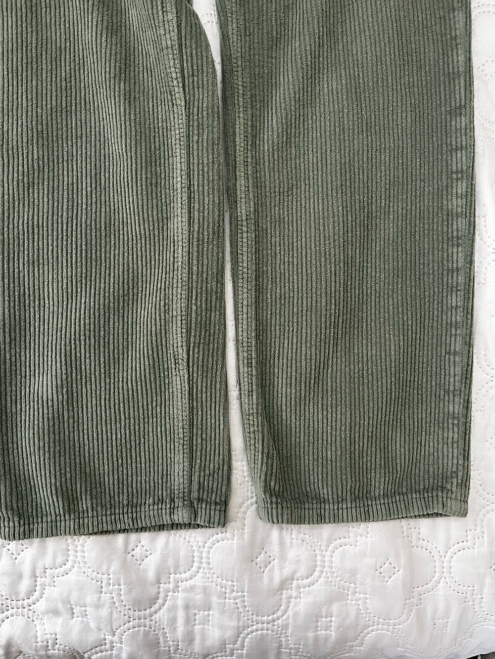 Reformation Cynthia Button Fly High Rise Corduroy Pants - Moss - Size 29 - Picture 12 of 17